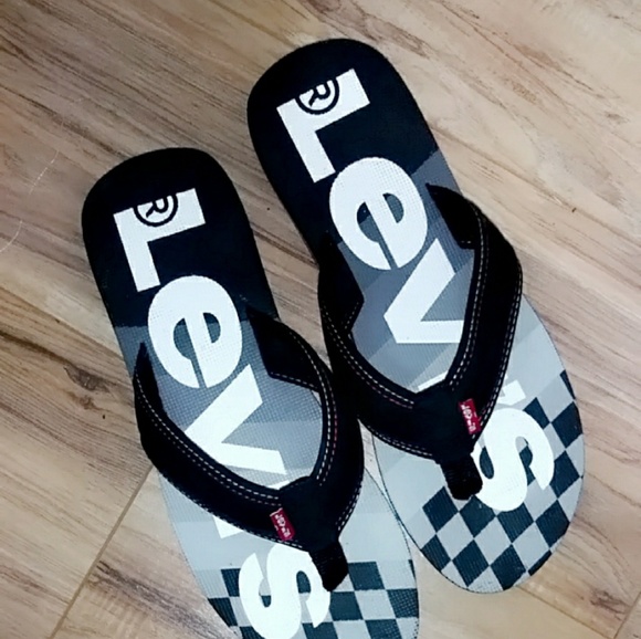 levis flip flops